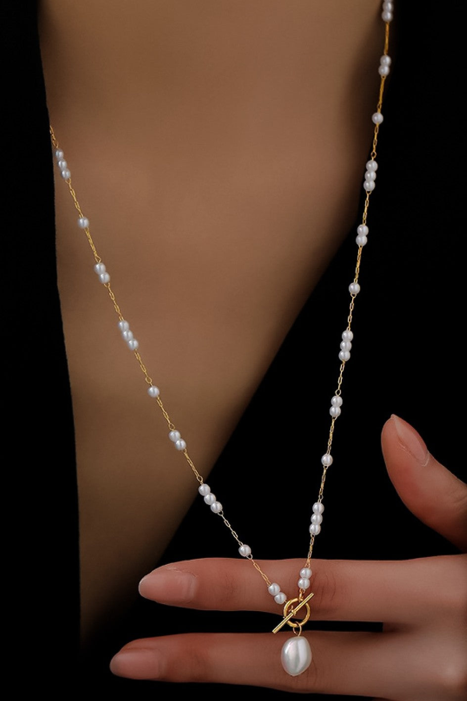 Pearl Beaded Chain Necklace.