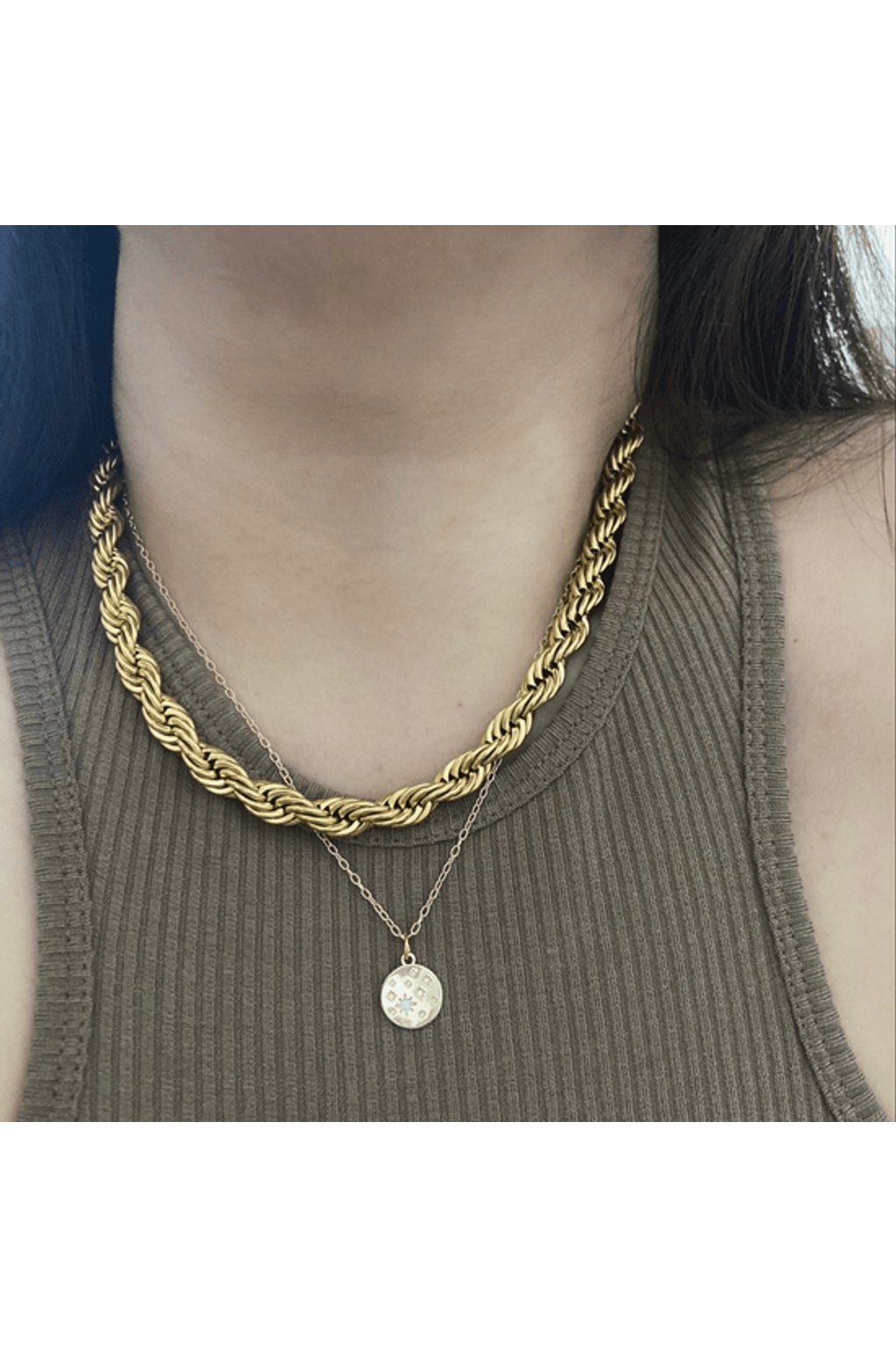 Averie Carabiner Necklace – Evelyn Rose Boutique